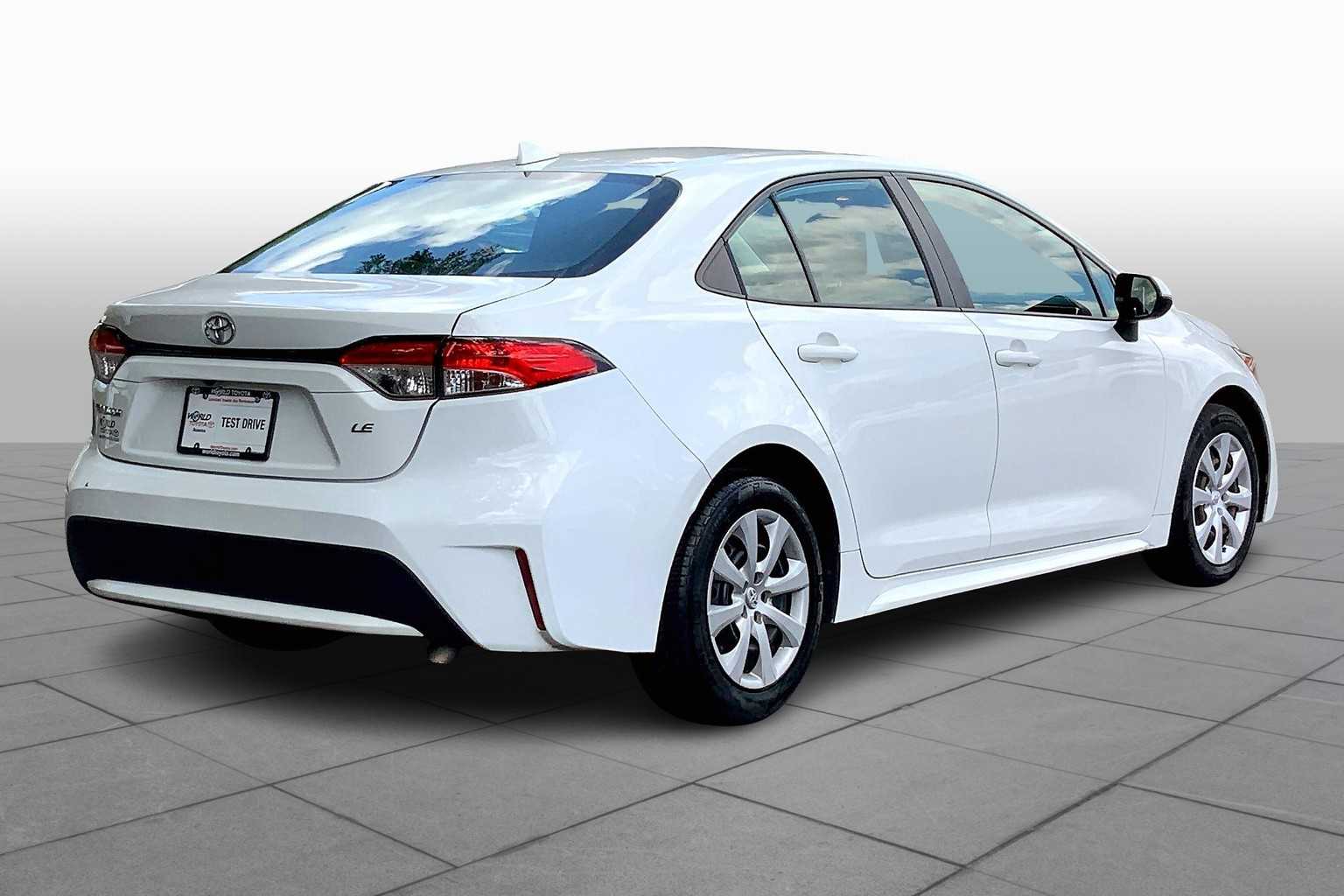 2021 Toyota Corolla LE photo 11