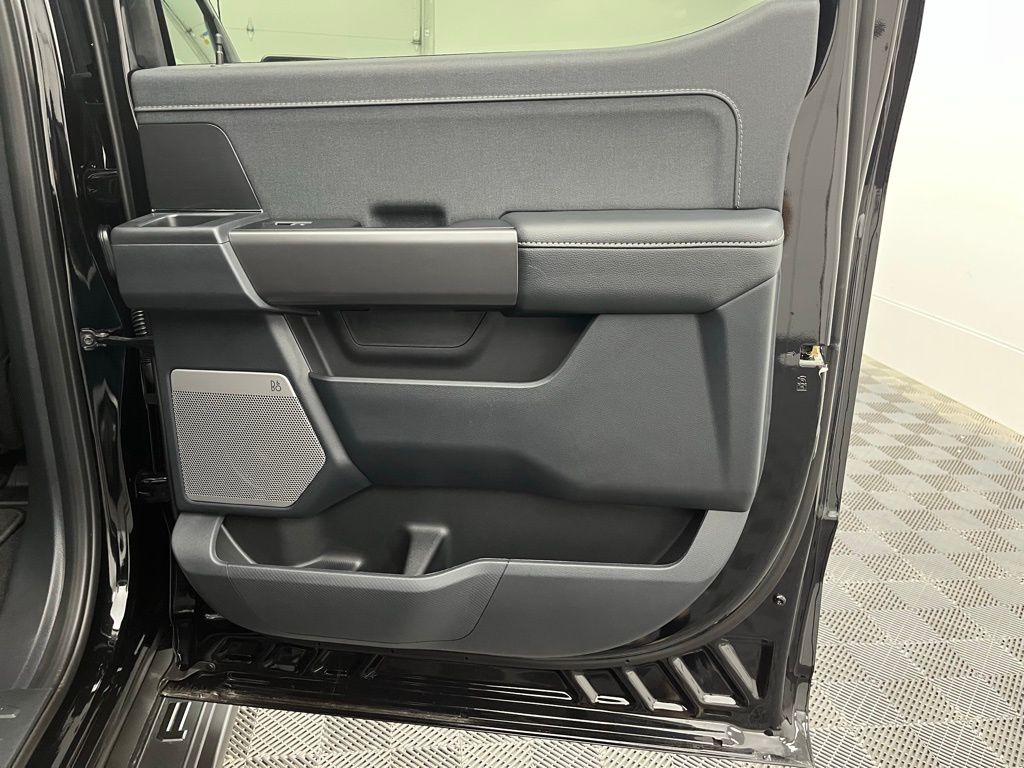 2025 Ford F-150 Lariat photo 21