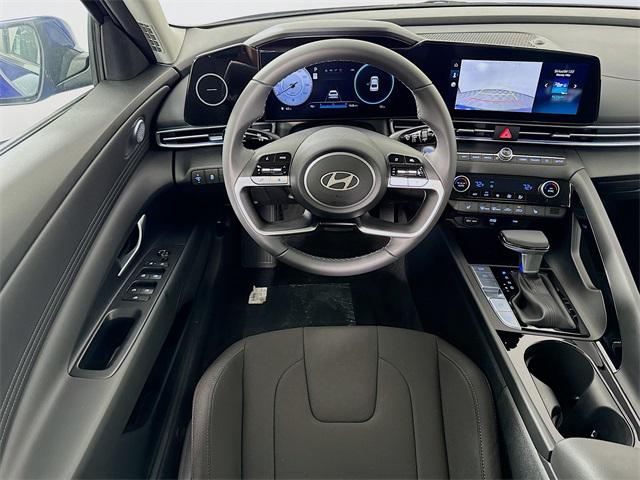 2025 Hyundai Elantra SEL Convenience photo 29