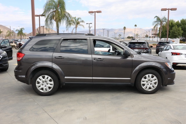 2019 Dodge Journey SE photo 2