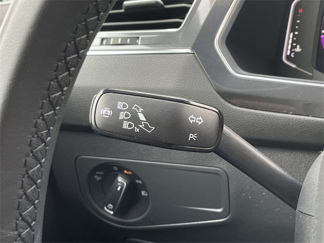 2022 Volkswagen Tiguan SEL Premium R-Line photo 31