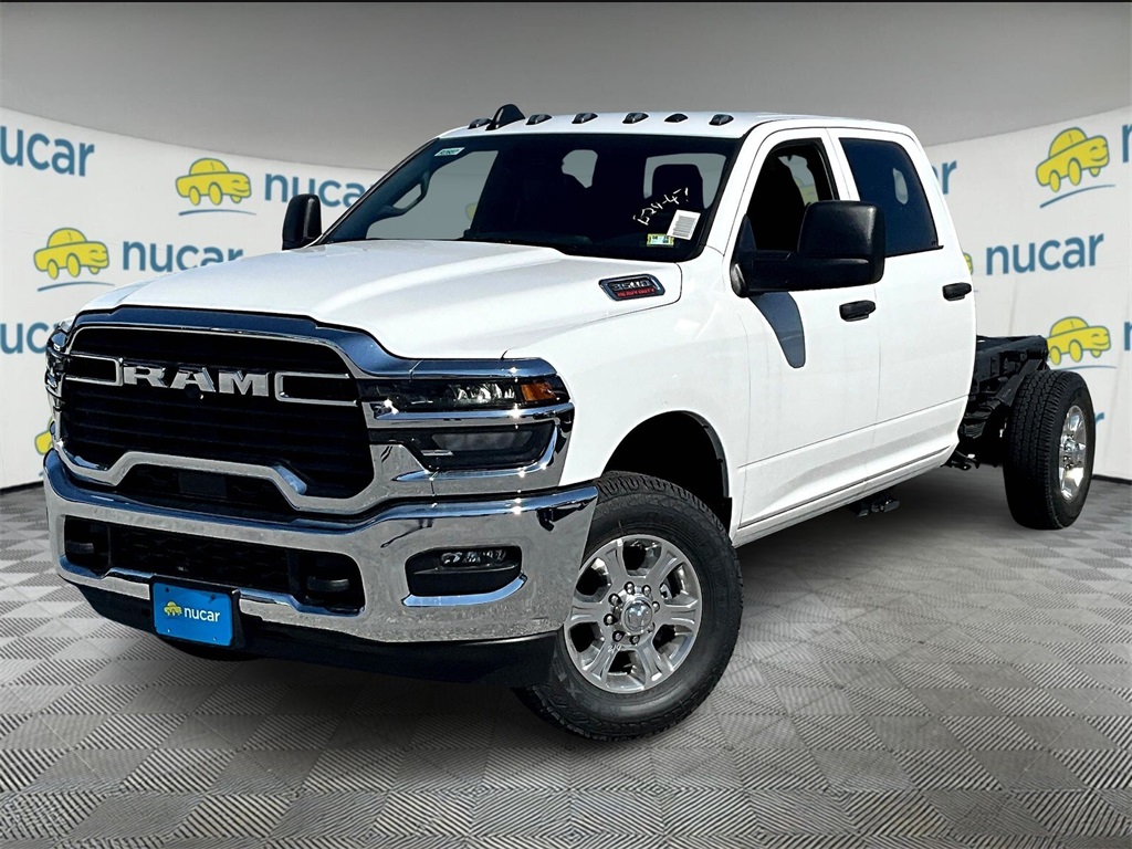 2025 Ram 3500 Tradesman photo 3