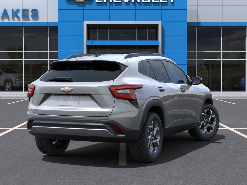 2025 Chevrolet Trax LT photo 4