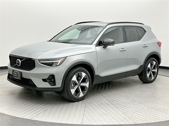 2025 Volvo XC40 Plus's photo