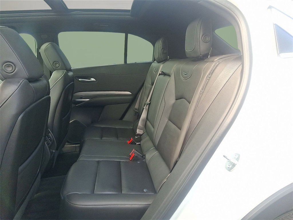 2025 Cadillac XT4 Premium Luxury photo 4