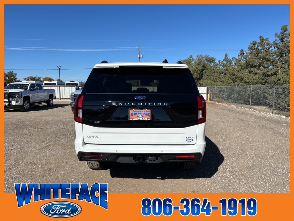 2025 Ford Expedition MAX photo 4