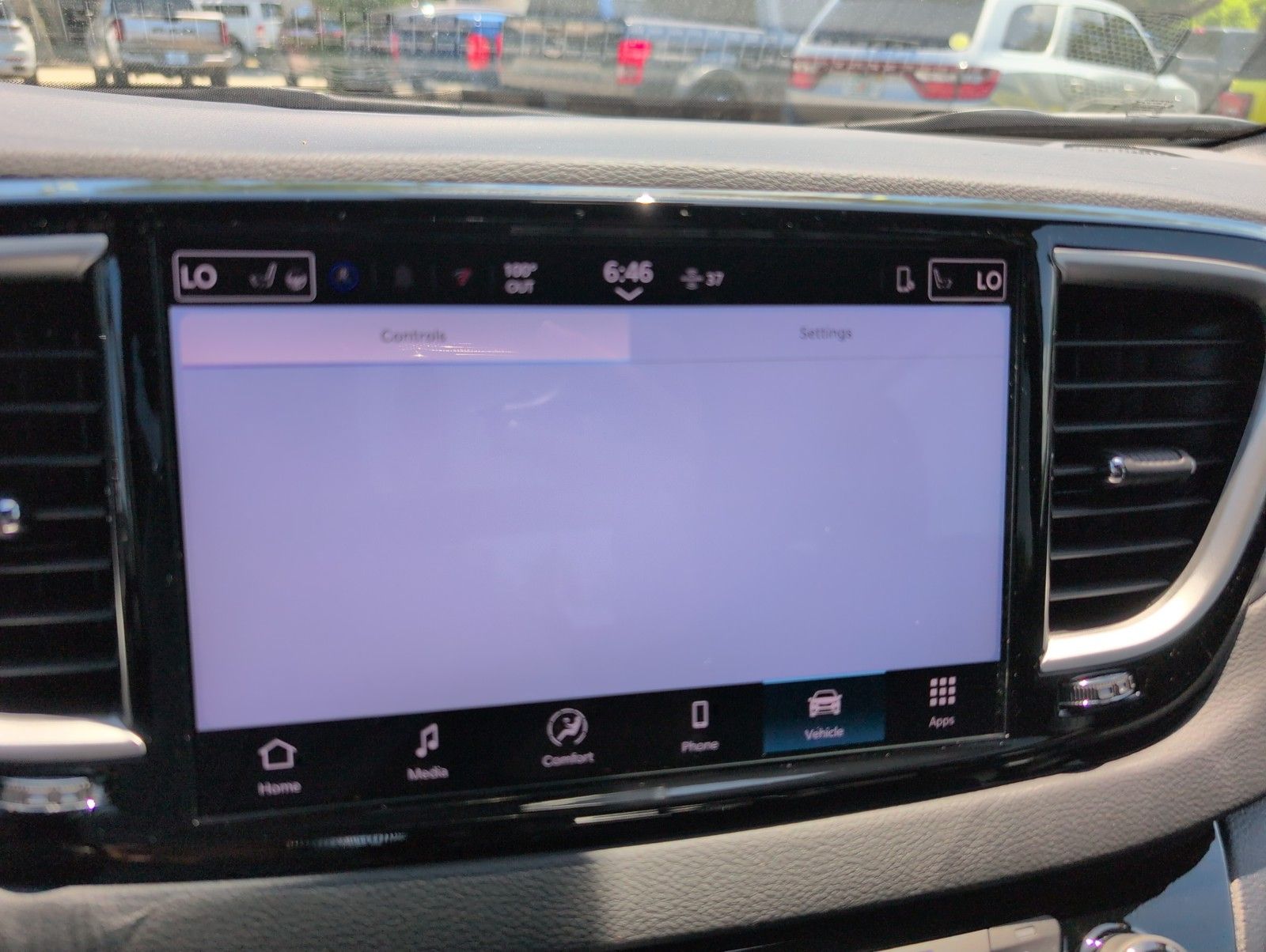 2025 Chrysler Voyager LX photo 18