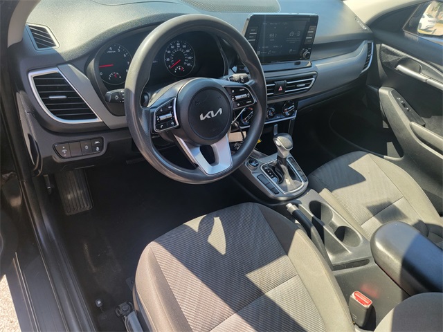 2022 Kia Seltos LX photo 12