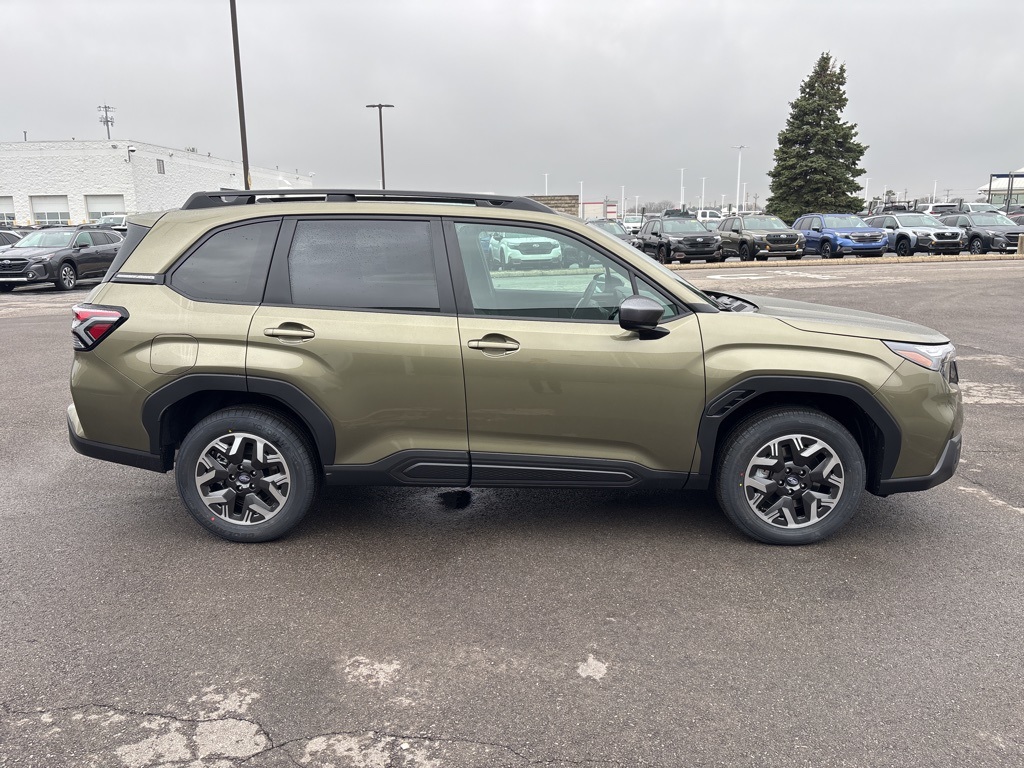 2026 Subaru Forester Premium Base photo 2