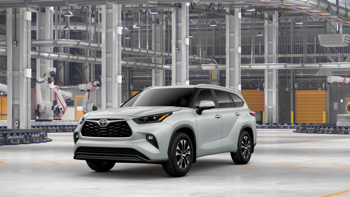 New 2025 Wind Chill Pearl [extra_cost_color] Toyota Hybrid XLE image 1