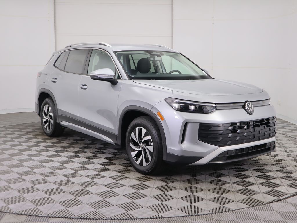 2025 Volkswagen Tiguan S photo 3