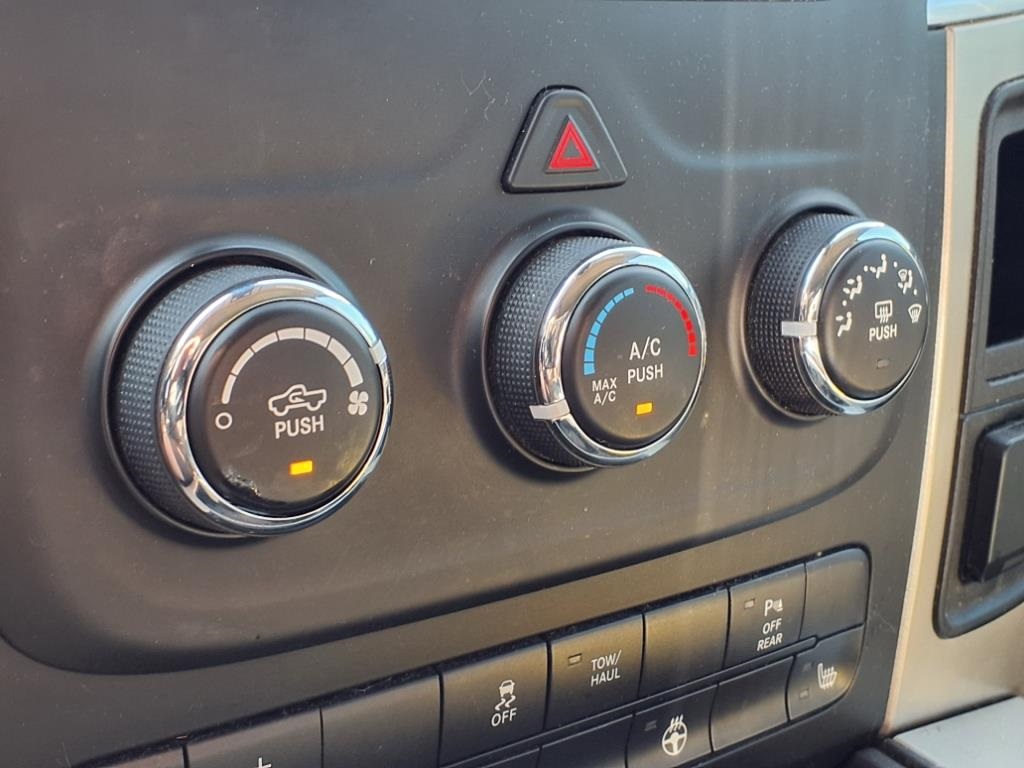 2019 Ram 1500 Classic Warlock photo 21