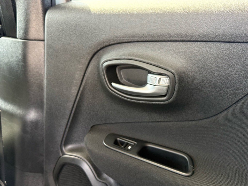 2019 Jeep Renegade Latitude photo 9
