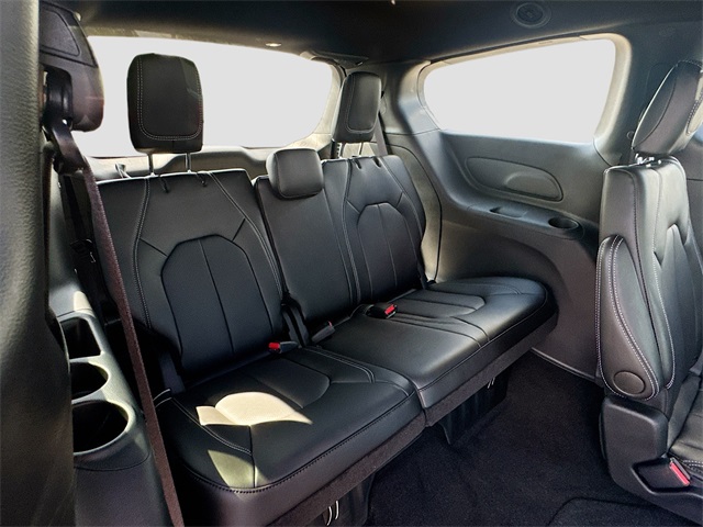 2025 Chrysler Voyager LX photo 24
