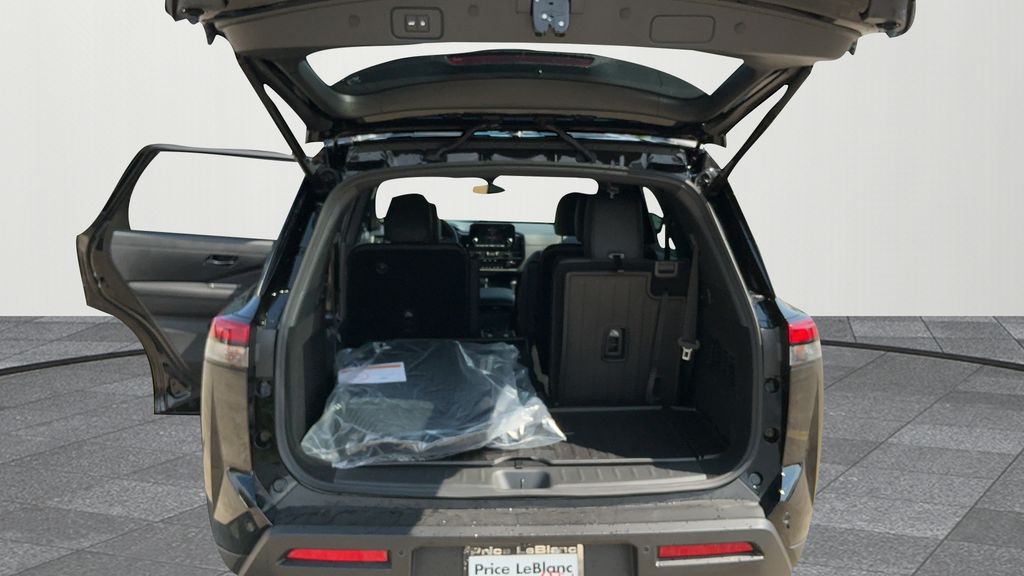 2025 Nissan Pathfinder Rock Creek photo 4