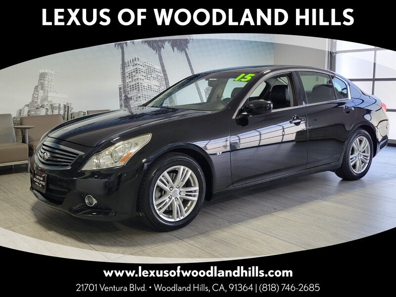 2015 INFINITI Q40 Base