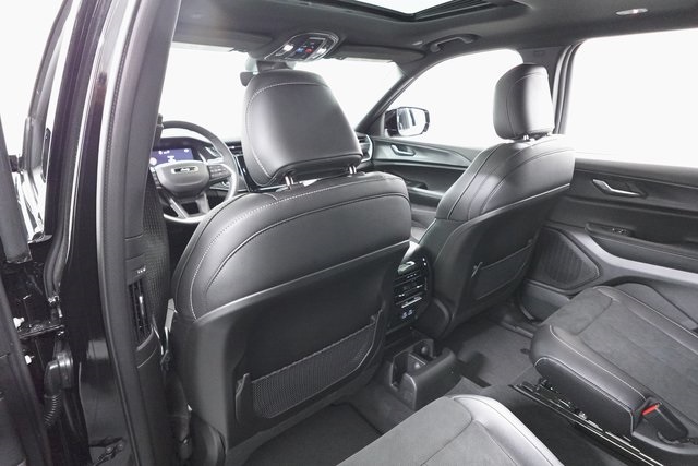 2025 Jeep Grand Cherokee Altitude X photo 24