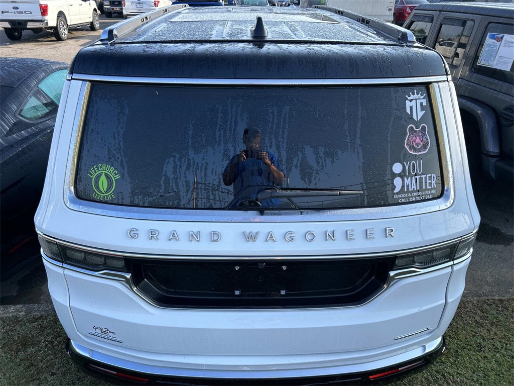 2023 Jeep Wagoneer L Series II photo 4