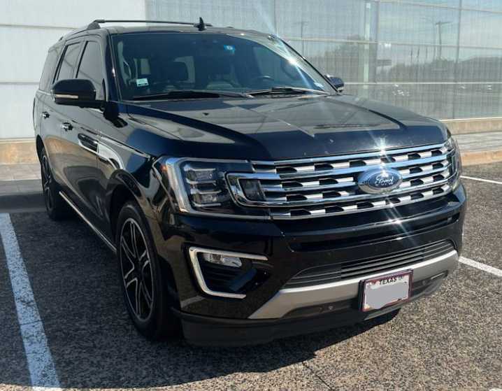 2019 Ford Expedition Limited photo 2