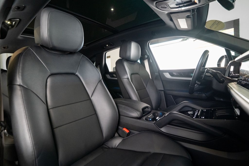 2024 Porsche Cayenne photo 16
