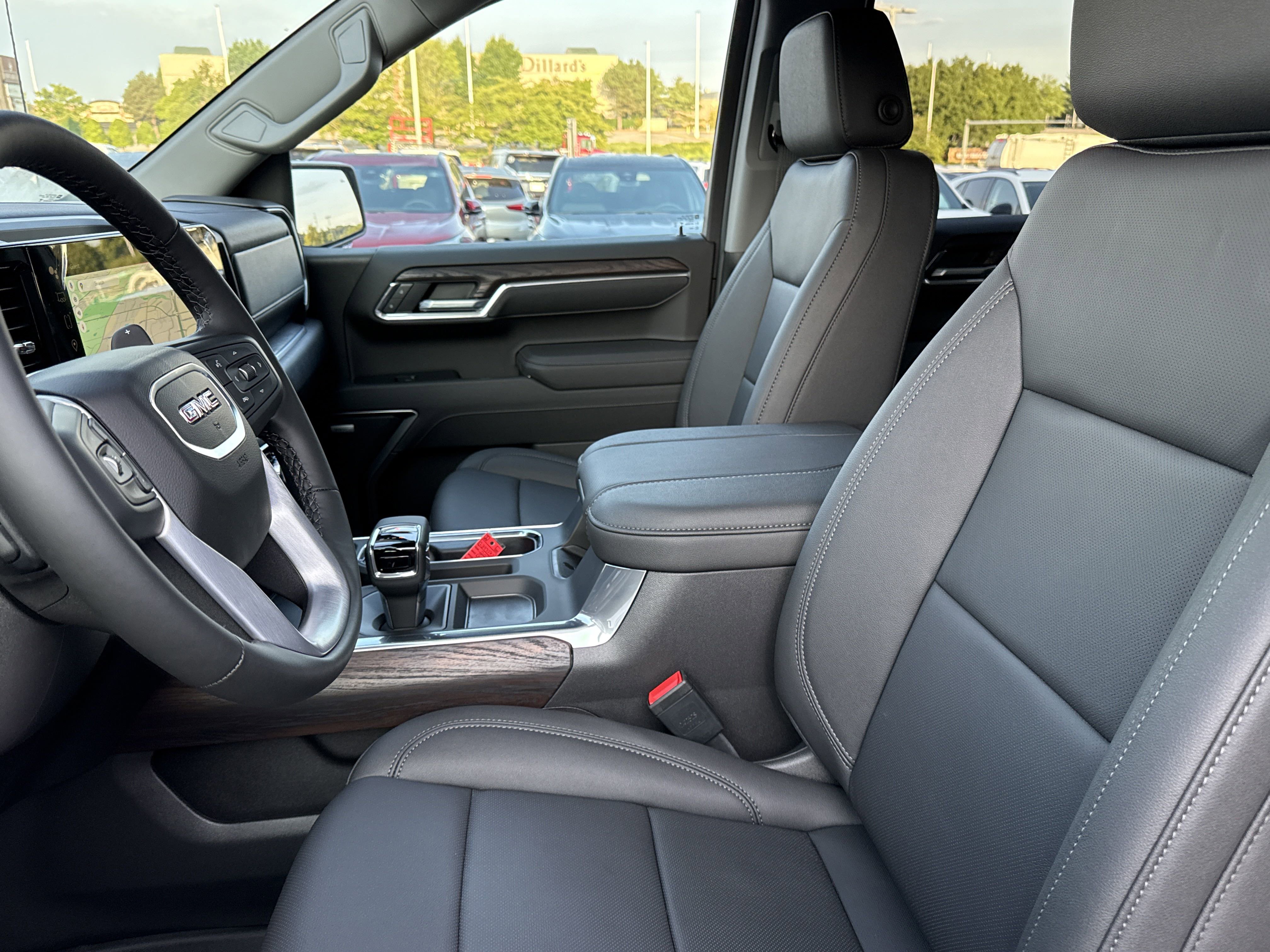 2025 Gmc Sierra 1500 SLT photo 3