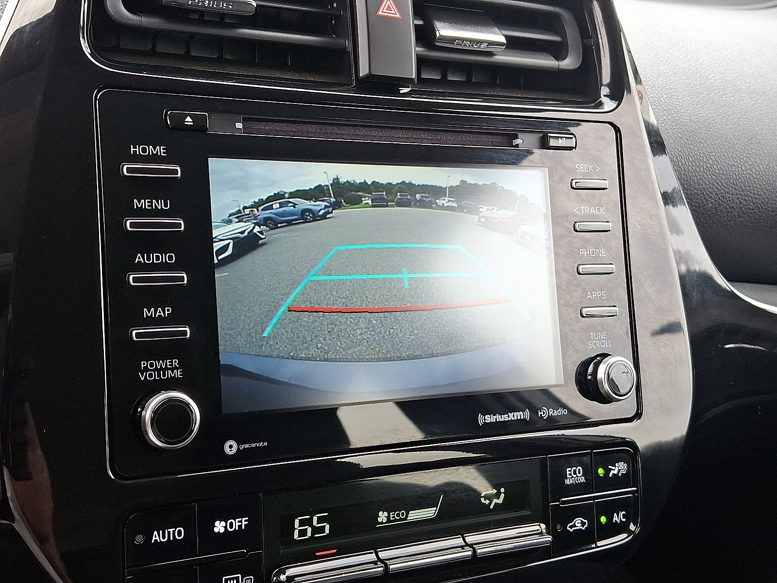 2022 Toyota Prius Prime LE photo 17
