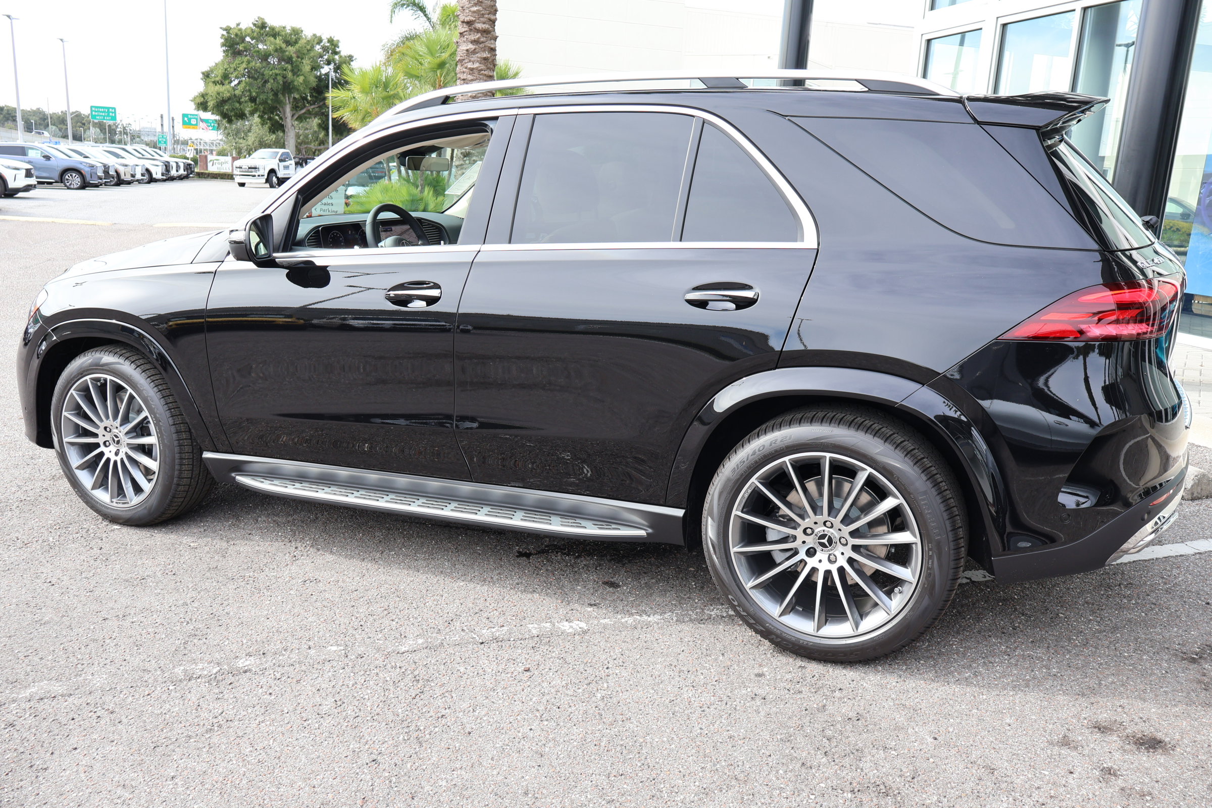 2026 Mercedes Benz GLE 450 4MATIC photo 3