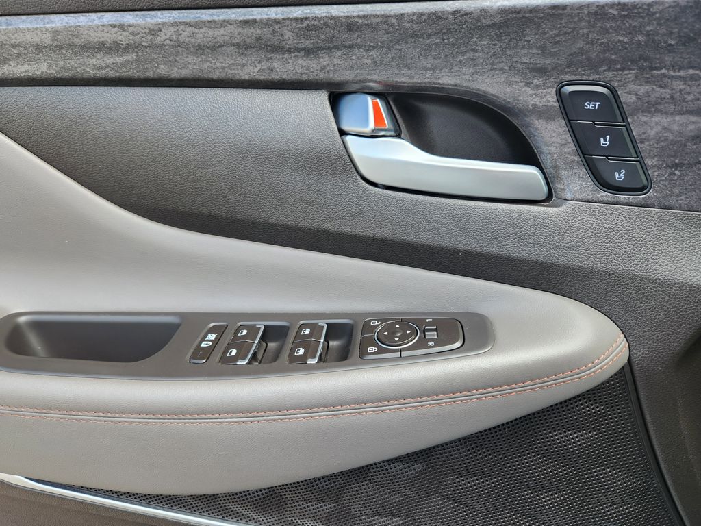 2020 Hyundai Santa Fe Limited photo 11