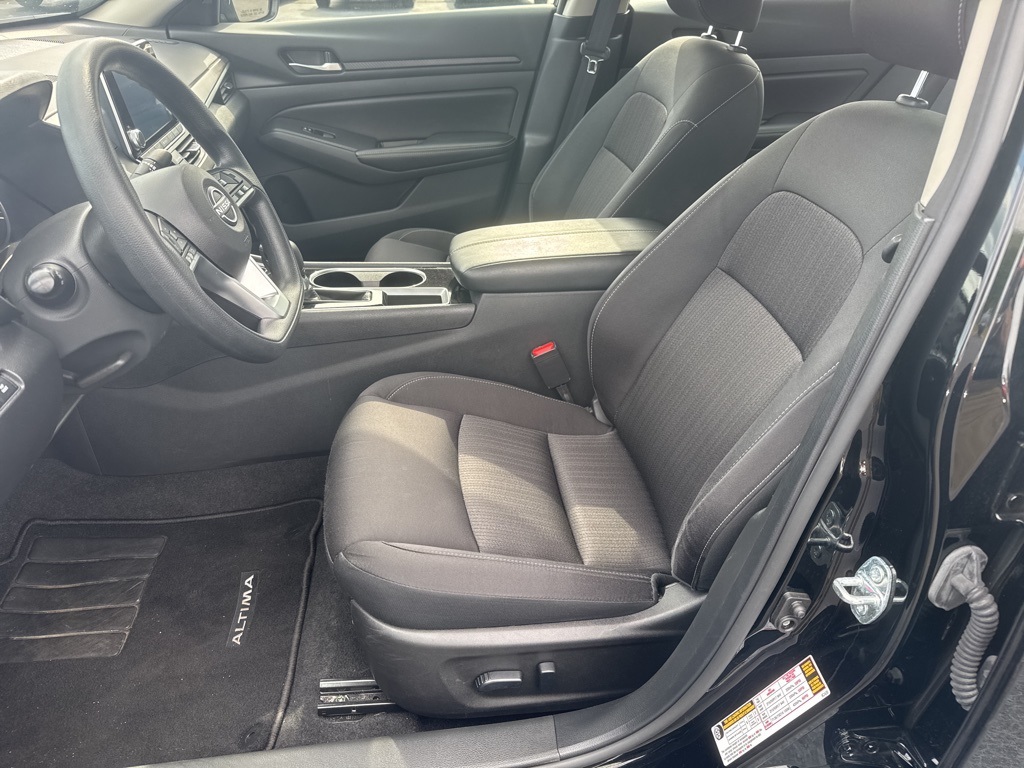 2024 Nissan Altima 2.5 SV photo 5