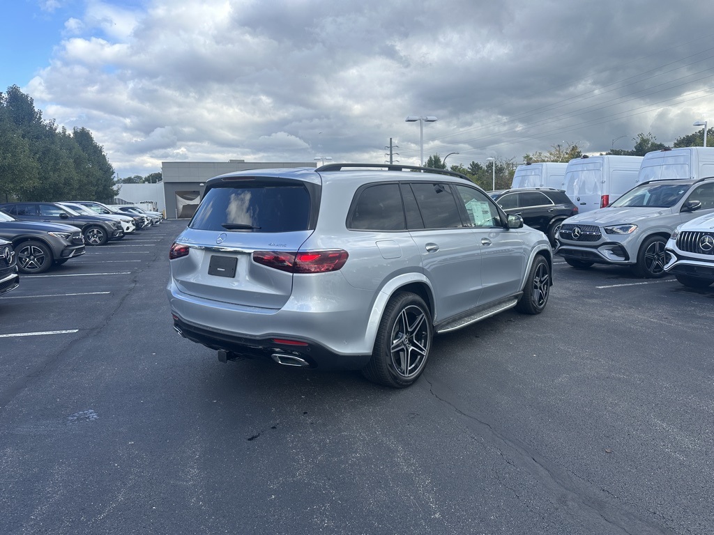 2026 Mercedes Benz GLS 450 4MATIC photo 2