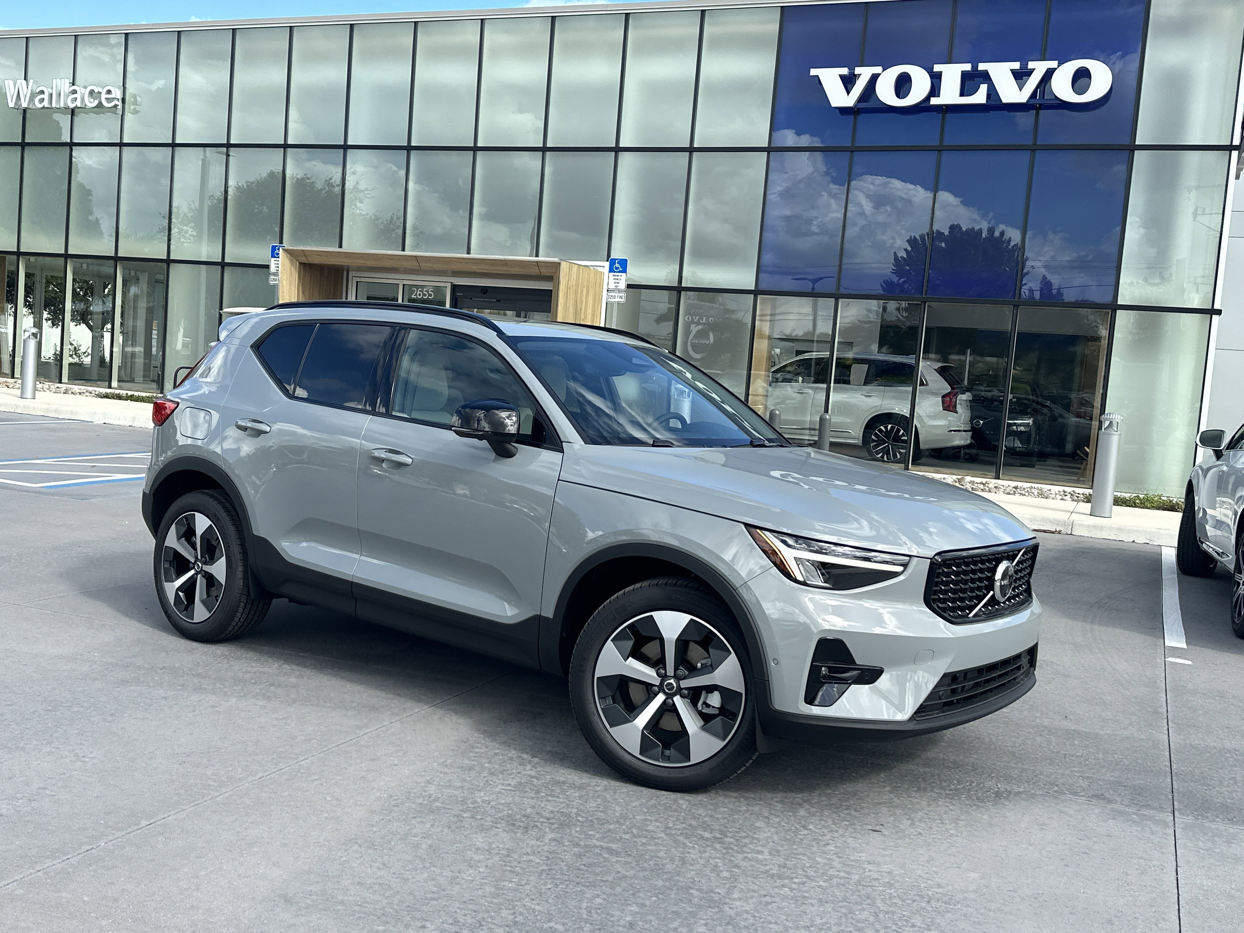 2026 Volvo XC40 Plus's photo