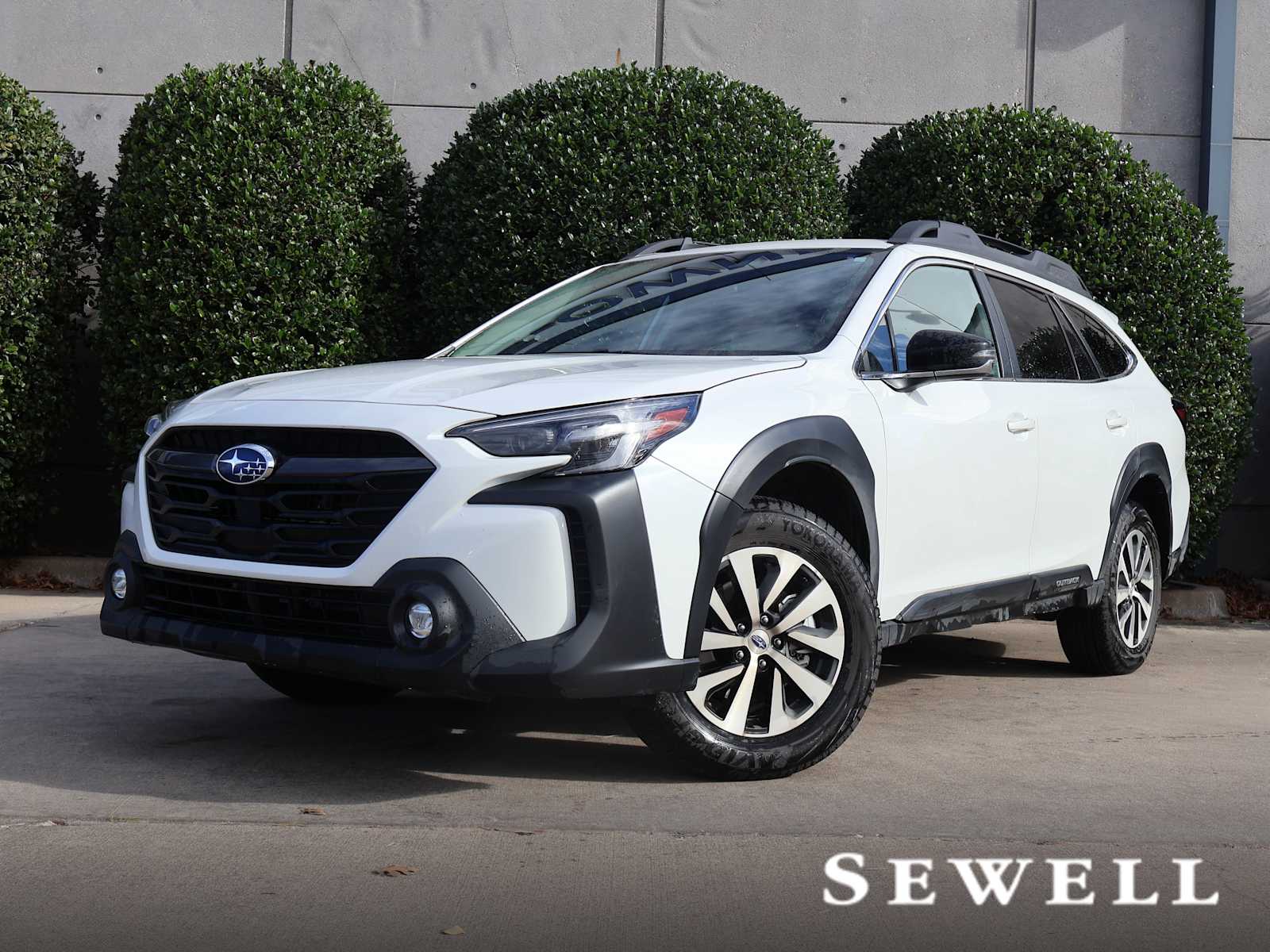 2025 Subaru Outback Premium's photo