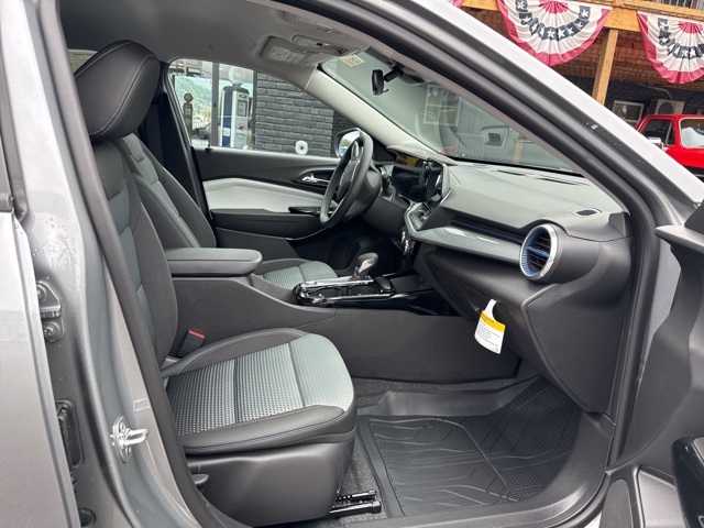 2026 Chevrolet Trax LT photo 16
