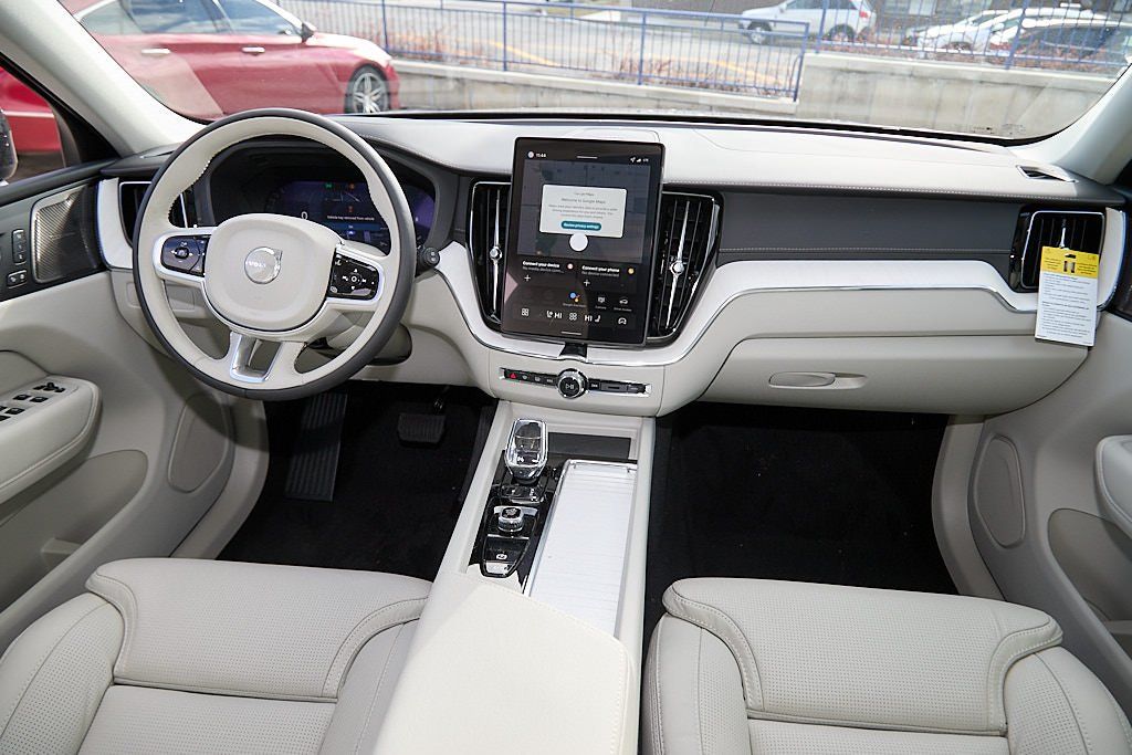 2026 VOLVO XC60 - Image 23