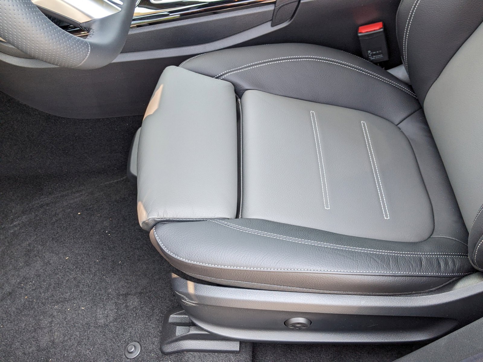 2025 Mercedes Benz CLA 250 4MATIC photo 4