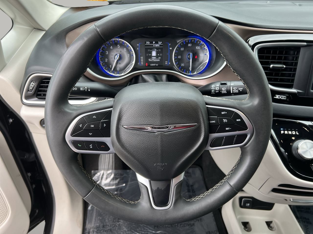 2022 Chrysler Voyager LX photo 28