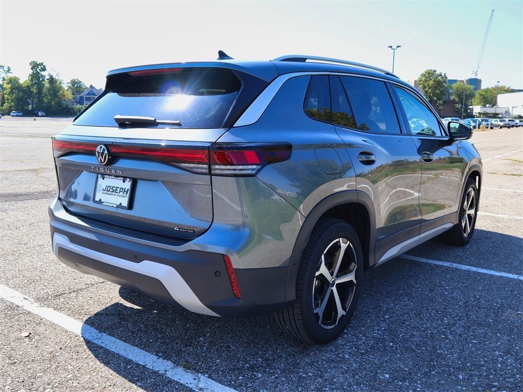 2025 Volkswagen Tiguan SE photo 4