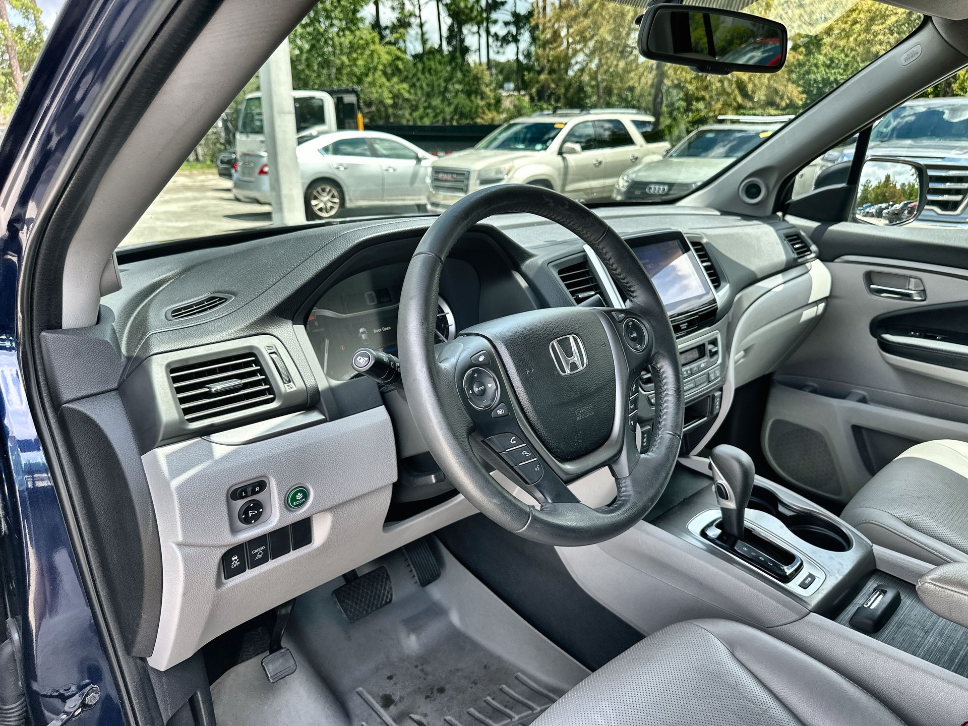 2017 Honda Ridgeline RTL-T photo 9