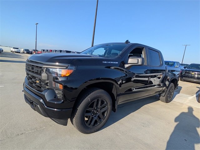 2026 Chevrolet Silverado 1500 Custom photo 4
