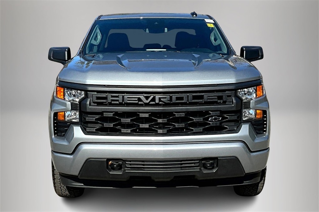 2025 Chevrolet Silverado 1500 Custom photo 3
