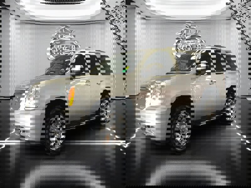 2010 GMC Yukon SLT1's photo