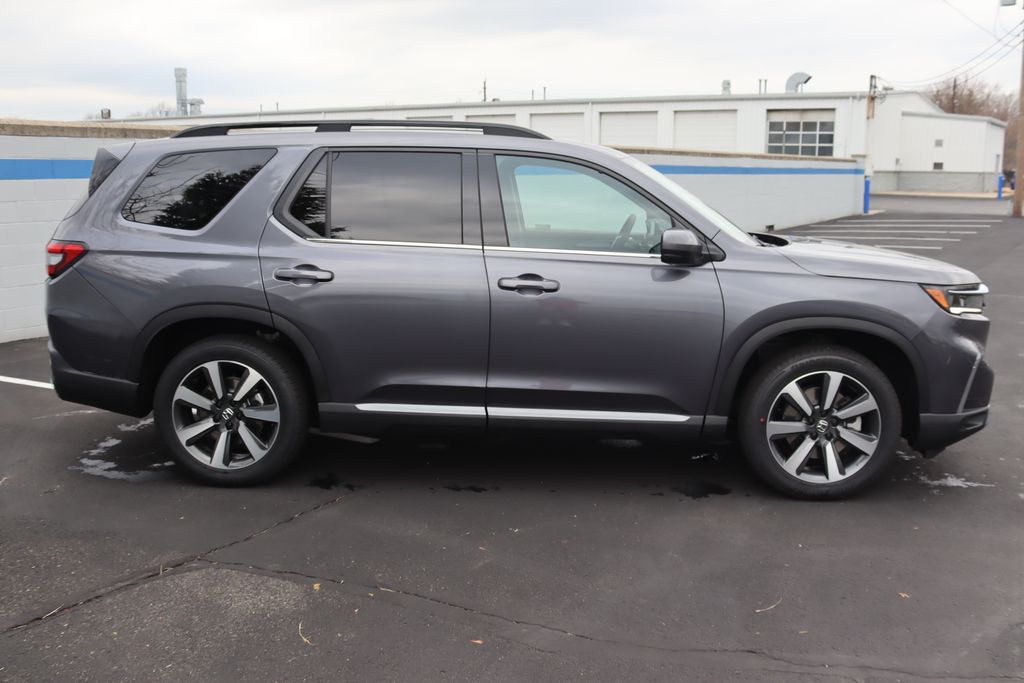 2025 Honda Pilot Touring photo 5
