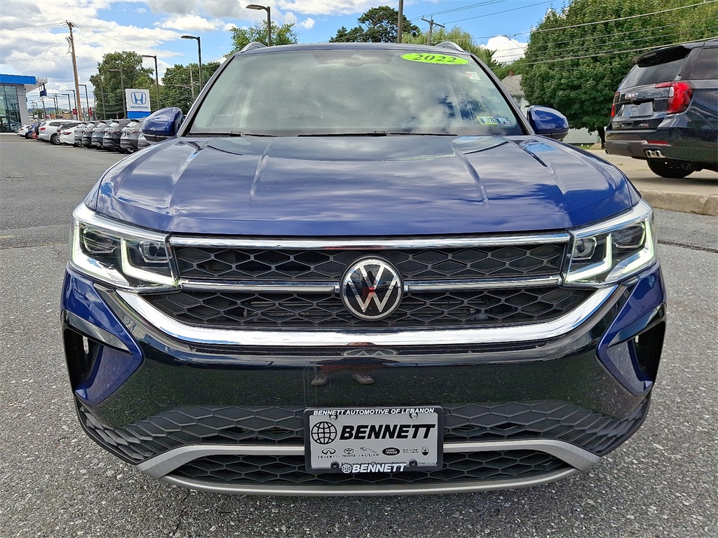 2022 Volkswagen Taos SEL photo 2