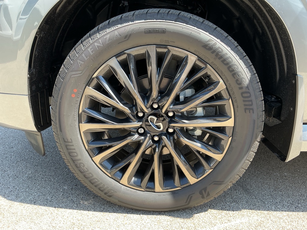 2026 Infiniti QX80 photo 7