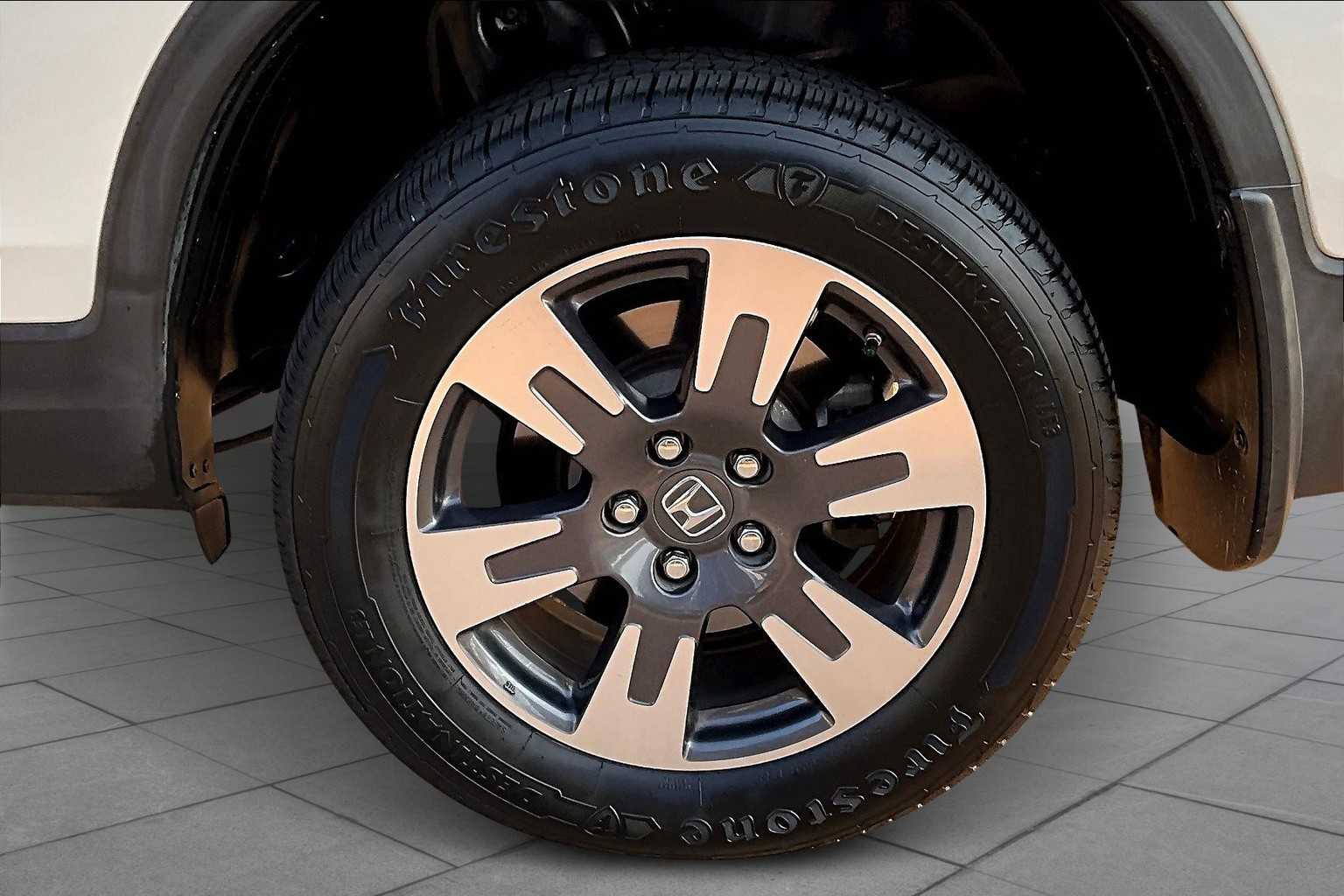 2019 Honda Ridgeline RTL-E photo 8