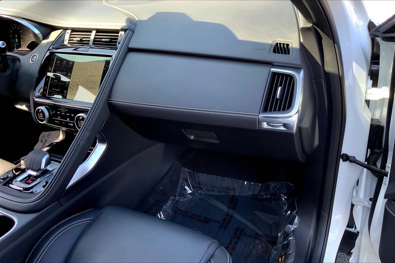 2024 Jaguar E-PACE R-Dynamic SE photo 14