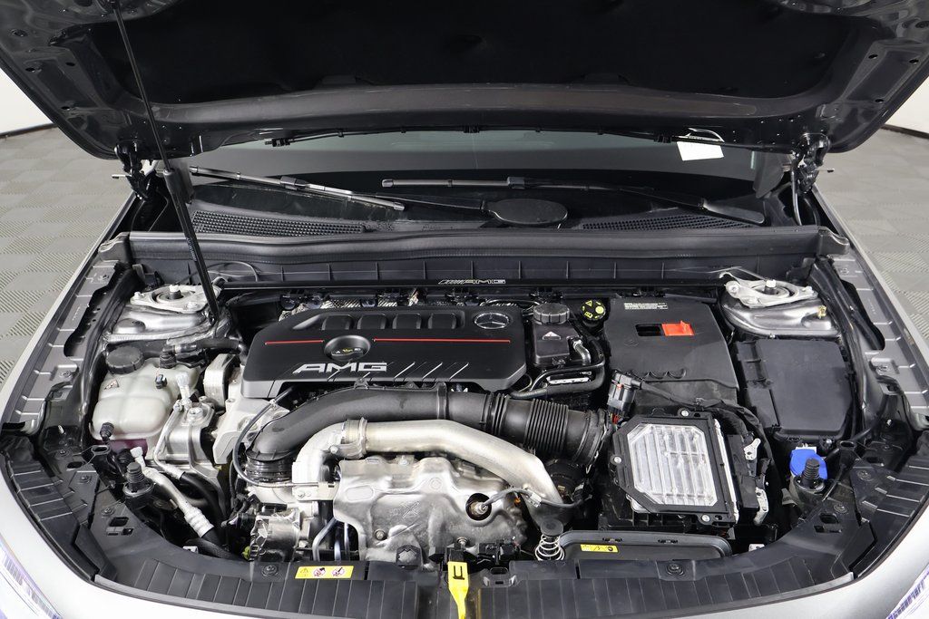 2026 Mercedes Benz GLB 35 AMG 4MATIC photo 9