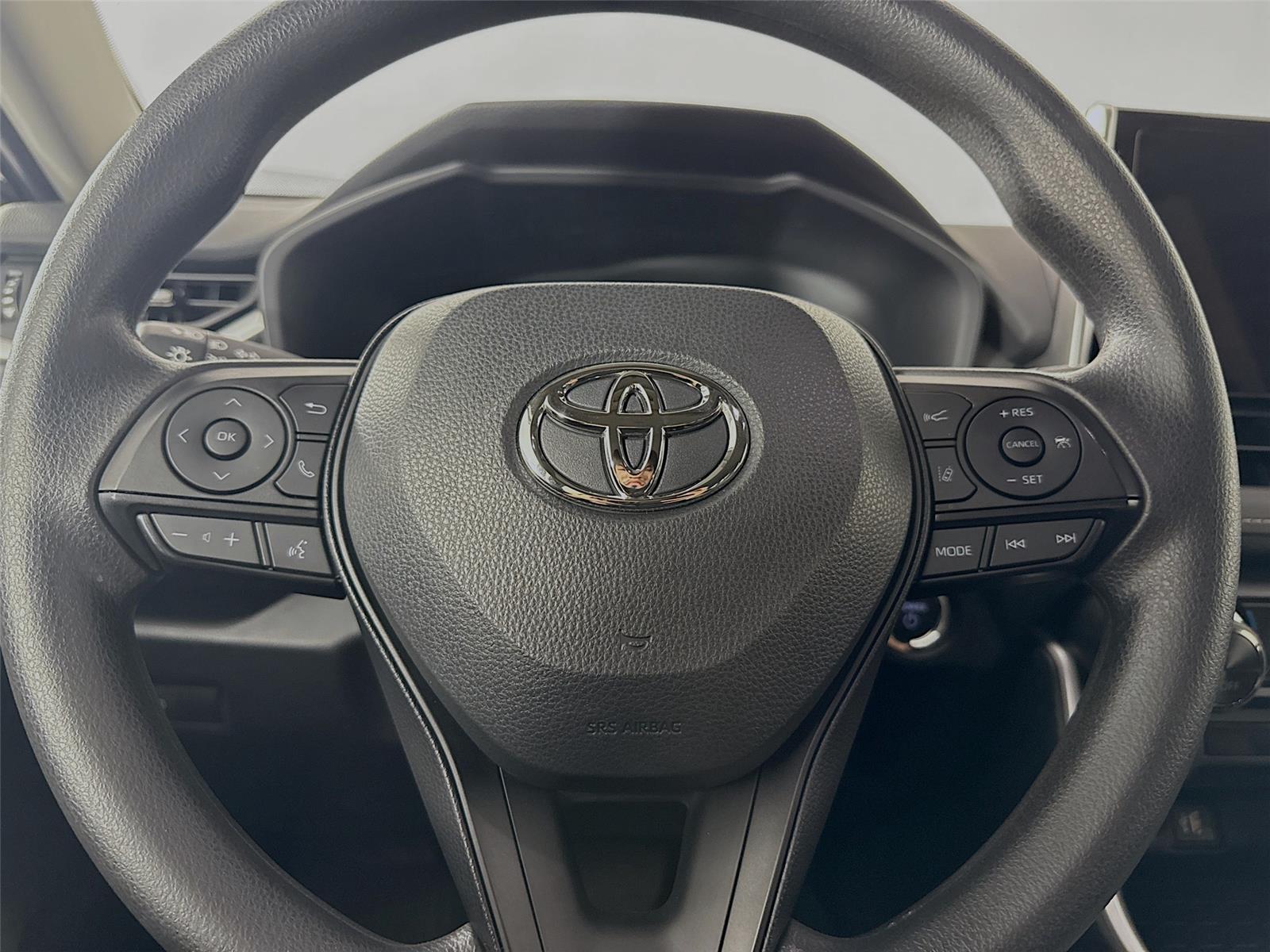 2024 Toyota RAV4 Hybrid XLE photo 15
