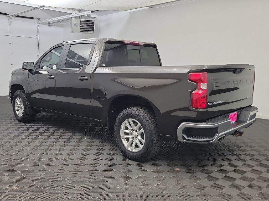 2020 Chevrolet Silverado 1500 LT photo 3