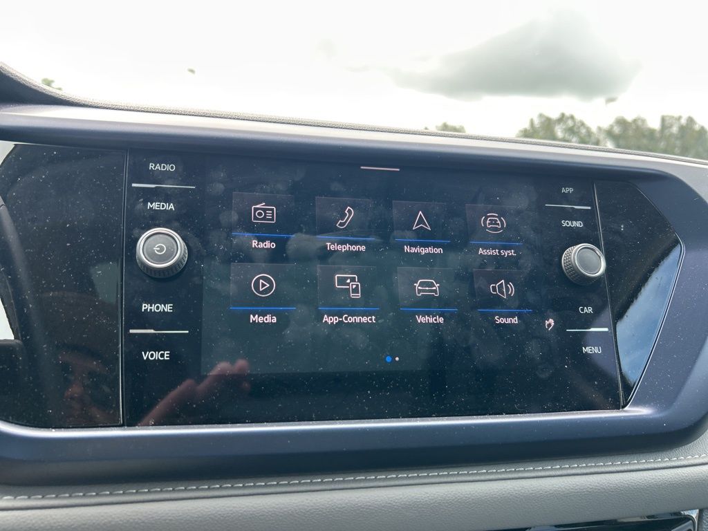 2024 Volkswagen Taos SE photo 27